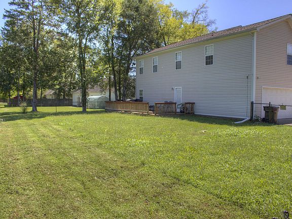 5th image of 210 Slow Waters Dr