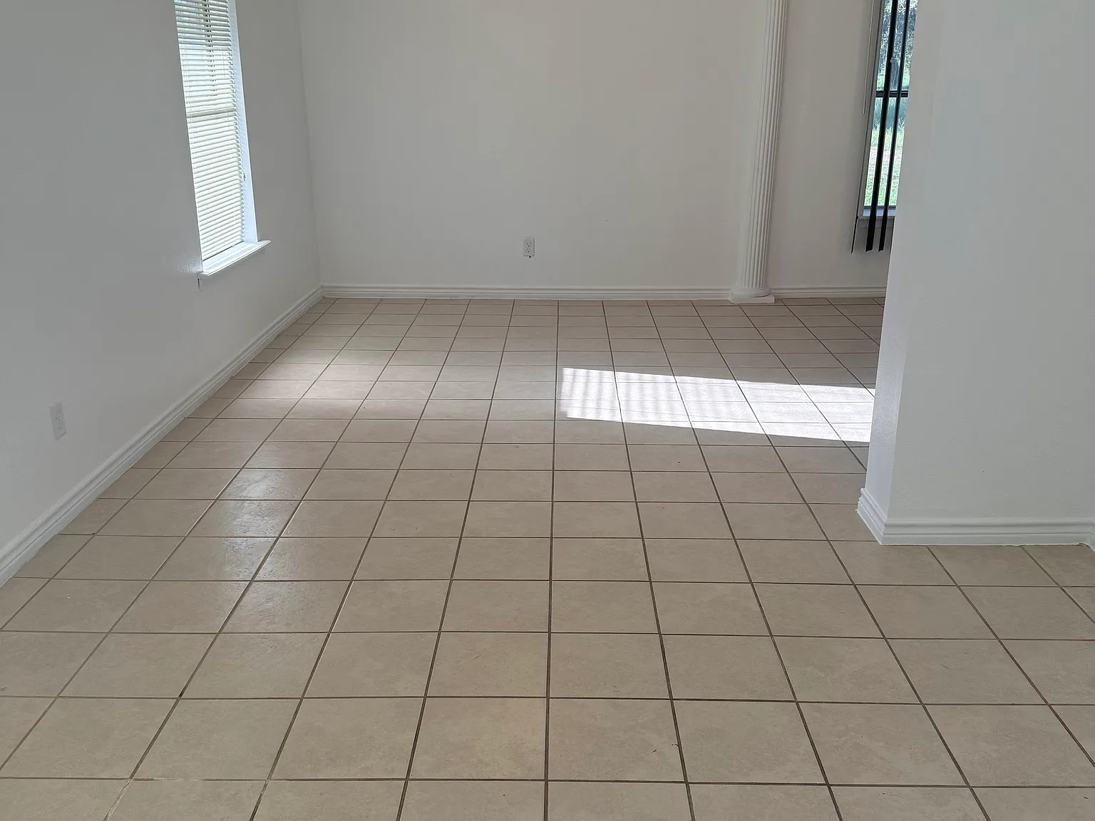 3 bed, 2045 sqft, $1,800 — Photo 3