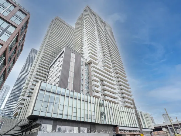 20 Richardson St #1808, Toronto, ON M5A 0S6