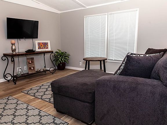 5th image of 600 James Dr