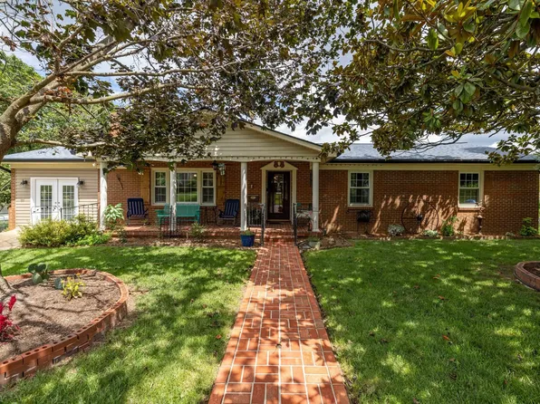 702 Ritchie Blvd, Staunton, VA 24401