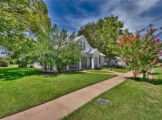 215 N Hauptstrasse St, Carmine, TX 78932