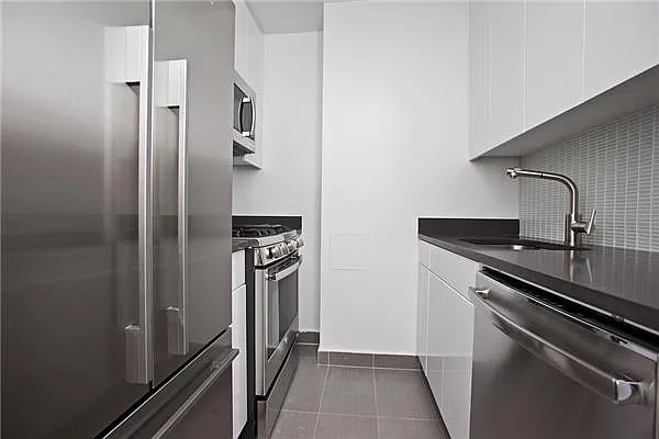 Sold by Space Marketing Shop | media 5