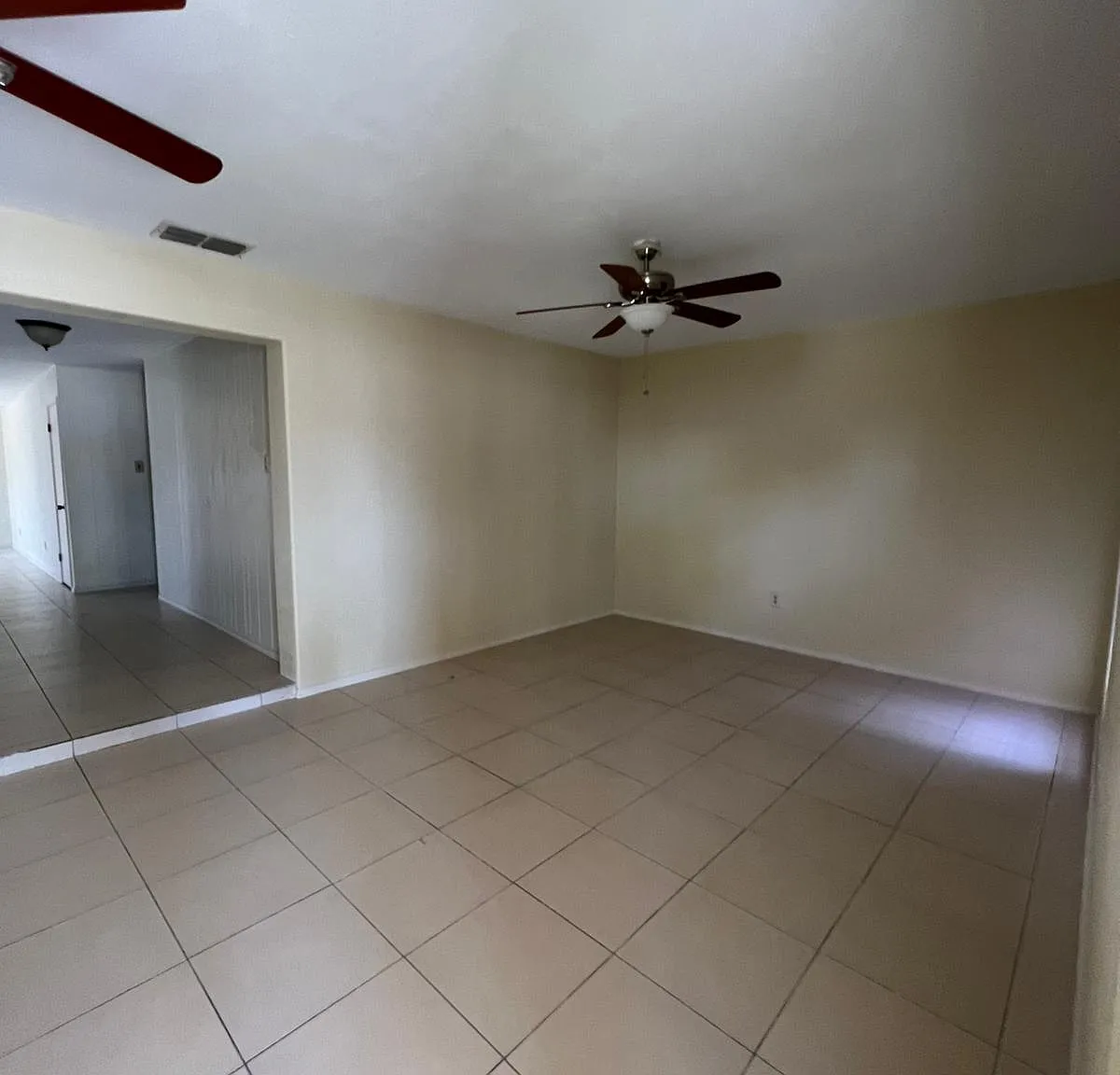 4 bed, 2800 sqft, $1,850 — Photo 4