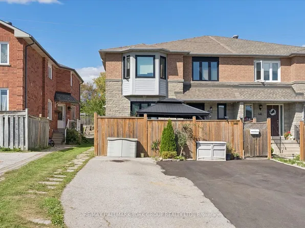 537 Walpole Cres, Newmarket, ON L3X 2A5