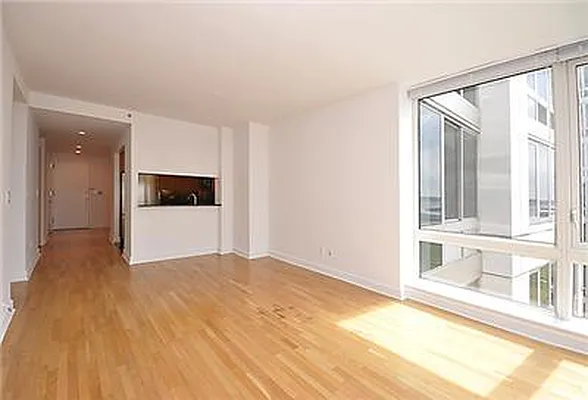 Sold by Sumitomo Real Estate Sales | media 11