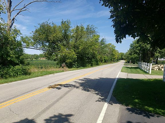 Exterior Neighborhood (street photo)