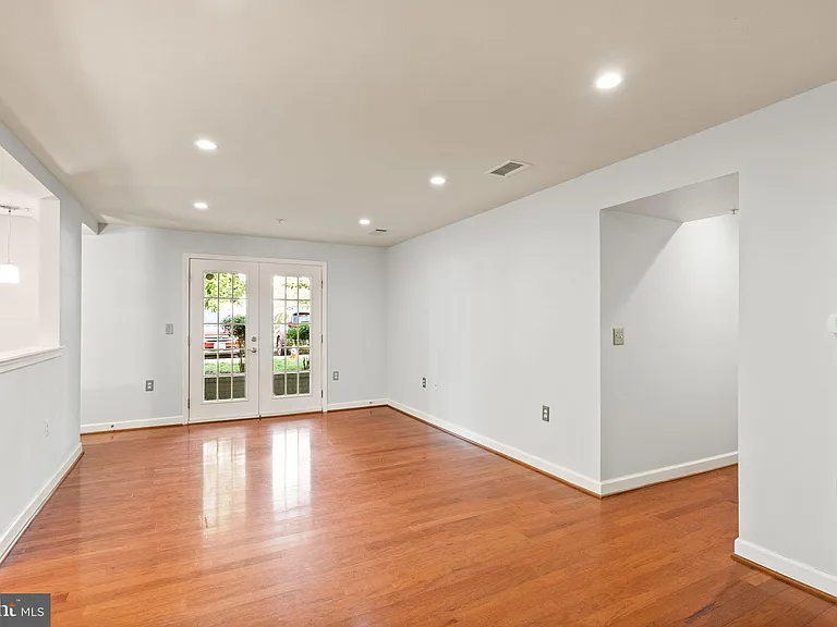 4089 S Four Mile Run Dr #201 — Photo 16