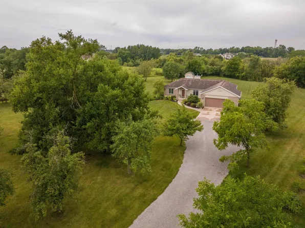 5903 Garman Rd, Auburn, IN 46706