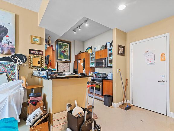 3rd image of 2775 NE 187th St #Penthouse 23