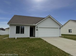 2249 Legacy Dr, Burton, MI