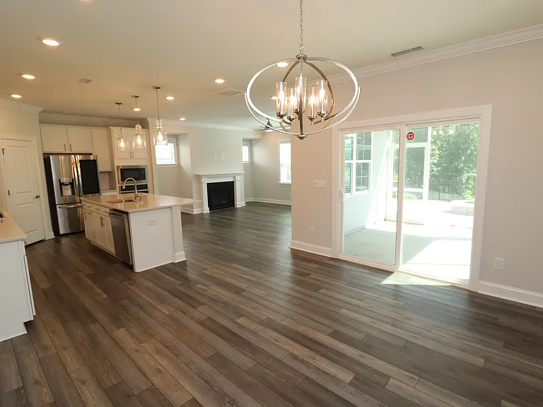 2936 Baronial St — Photo 6