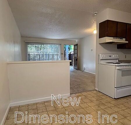5th image of 73 Vine St
