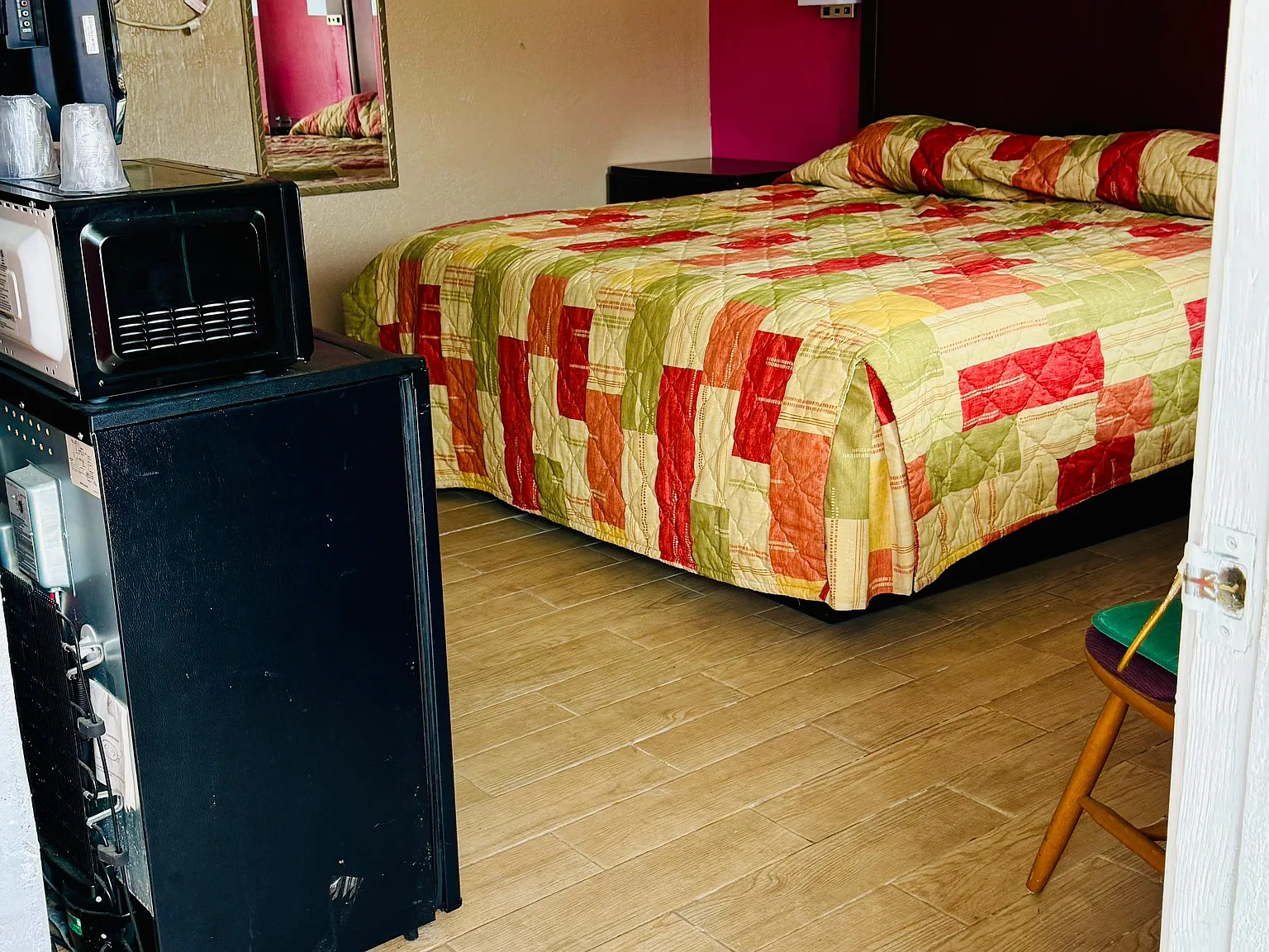 1 bed, 300 sqft, $849 — Photo 3