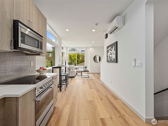 5th image of 7013 9th Avenue NE