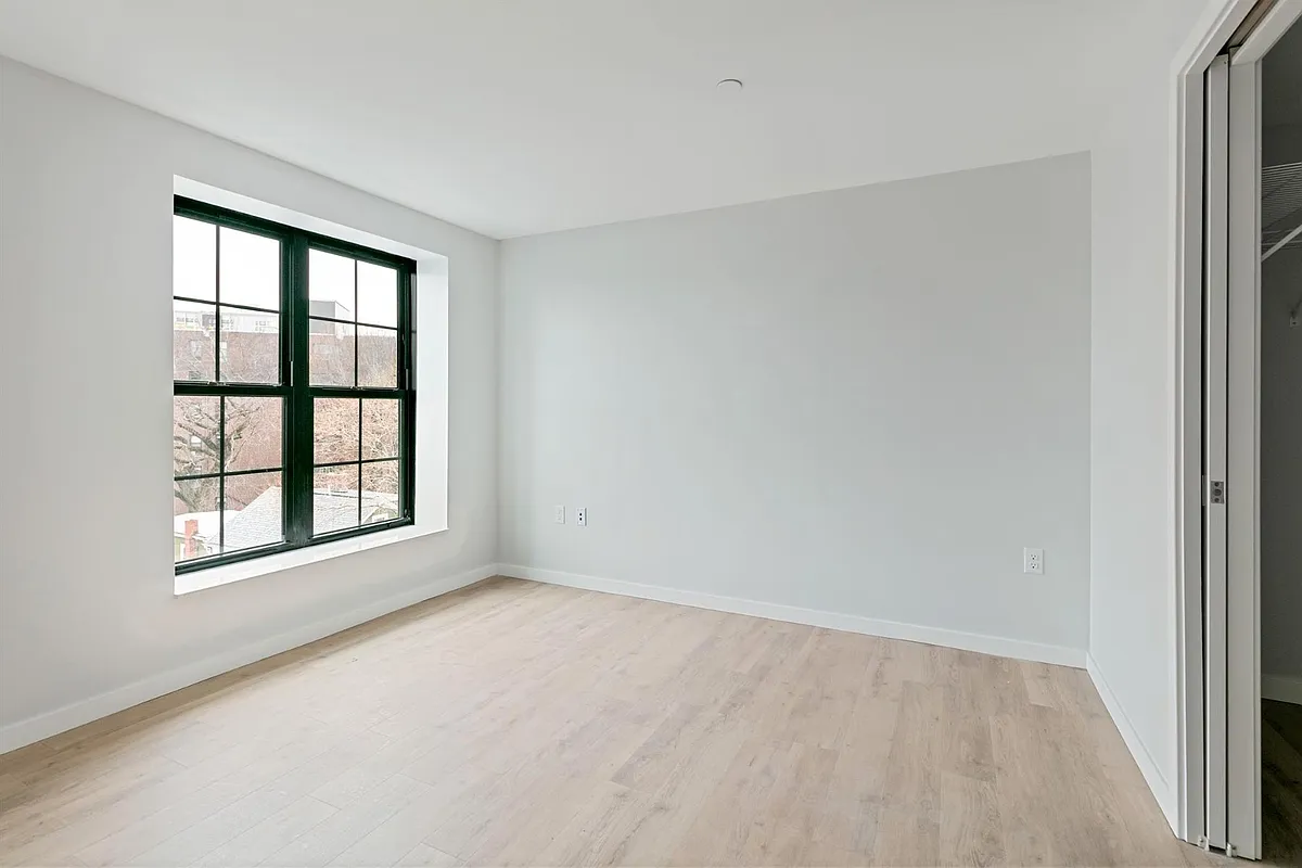 Building Photo - 12 Soden St