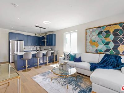 8312 Altavan Ave, Los Angeles, CA, 90045