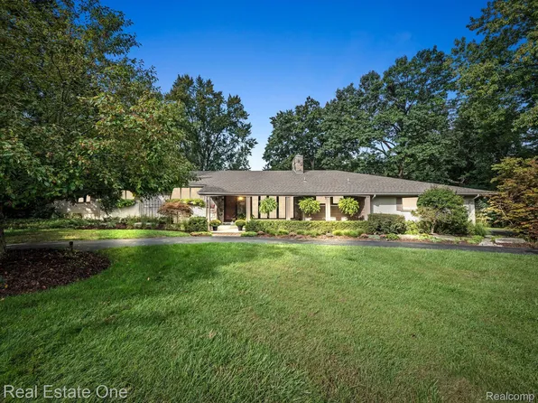 6730 Indianwood Trl, Bloomfield Hills, MI 48301