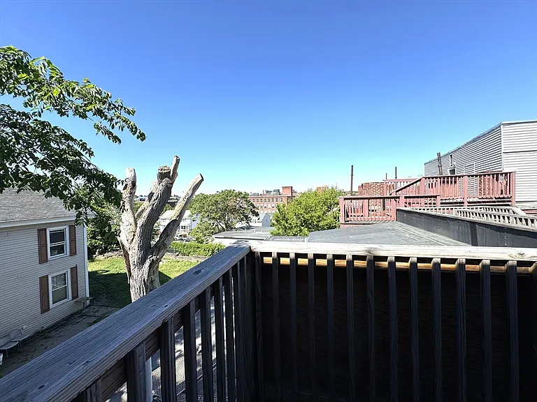 189 E Merrimack St #12 — Photo 6