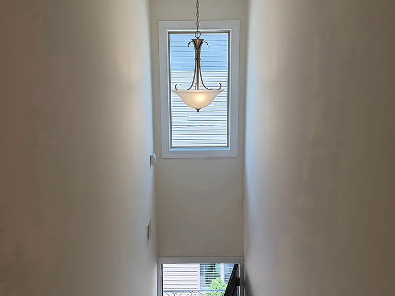 Androvette Ave — Photo 8