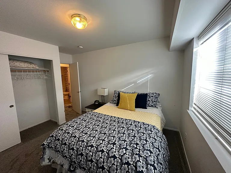 751 NE Savannah Dr — Photo 10