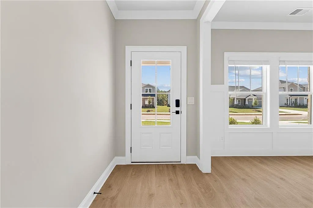 4 bed, 3.0 bath, 2950 sqft, $2,900 — Photo 3