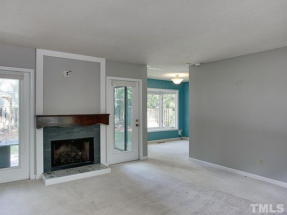 3rd image of 4201 Five Oaks Dr