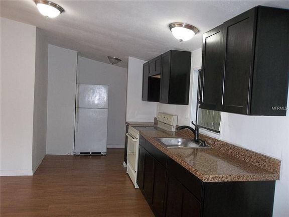 4th image of 17601 Juanita Dr