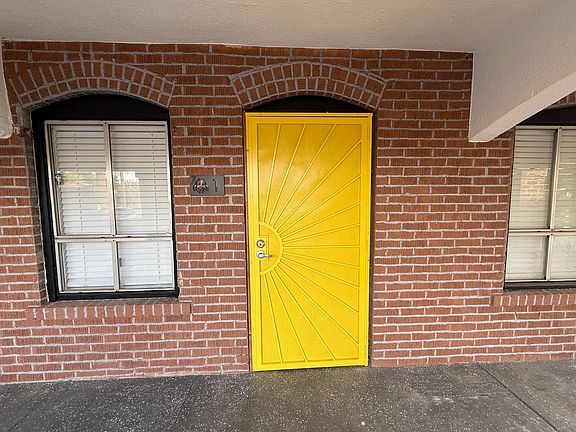 2nd image of 1509 E Roosevelt St #1