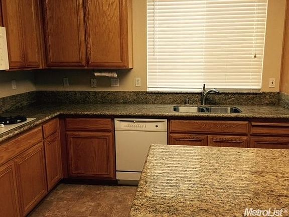 3rd image of 550 N Vasconcellos Ave