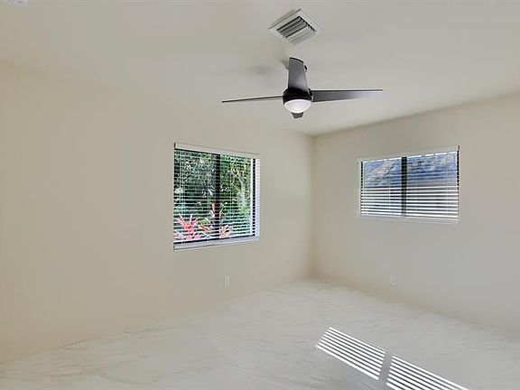5th image of 2503 Oceanview Ave #D