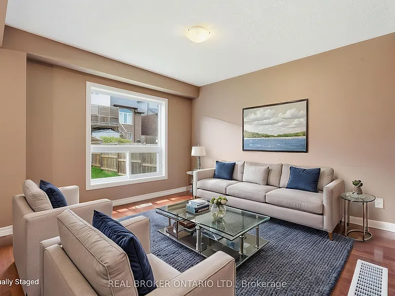 1047 Marquette Dr — Photo 9