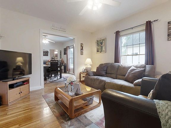 3rd image of 206 S Seymour St
