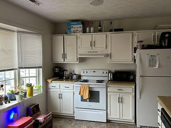 2nd image of 306 Broce Dr #1