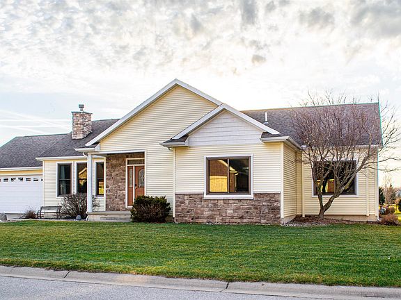2nd image of 59699 Park Side Dr