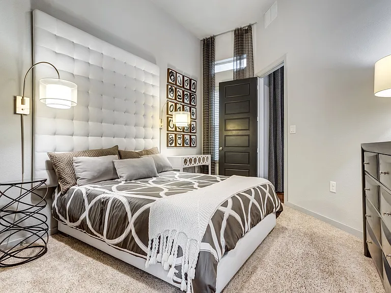 Caroline Post Oak — Photo 15