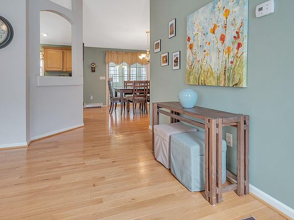 Foyer - Main floor entrance