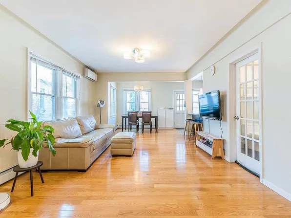 61-26 220th St #1, Oakland Gardens, NY 11364