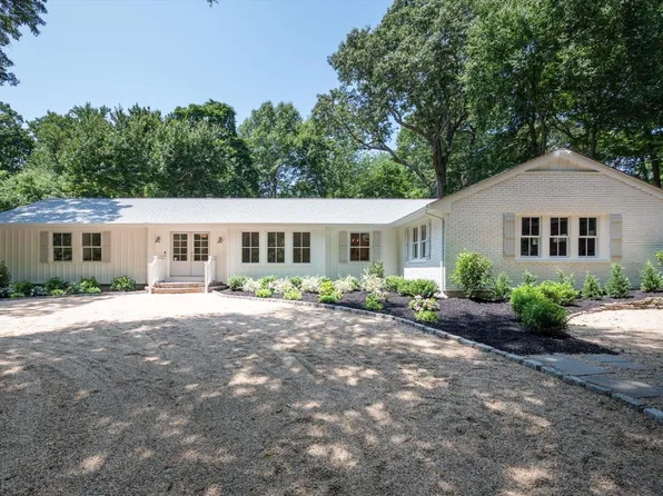 23 Laurel Cove Road, Oyster Bay Cove, NY 11771
