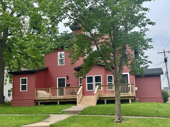 216 E Elm St, River Falls, WI 54022