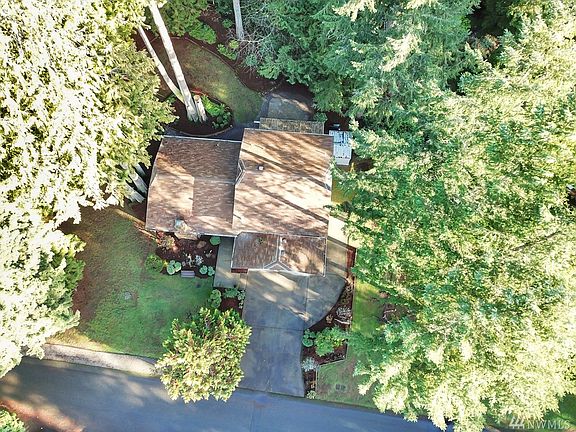 3rd image of 6610 Sierra Dr SE