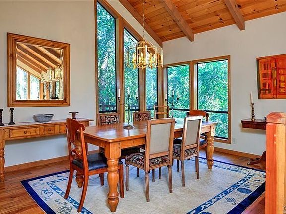 5th image of 109 Knoll Cir