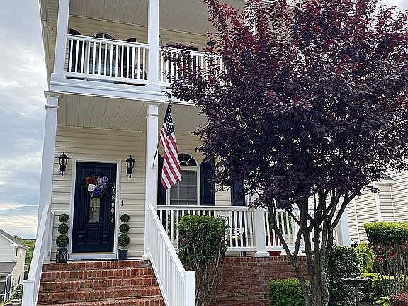 3rd image of 318 Wyndhurst Dr