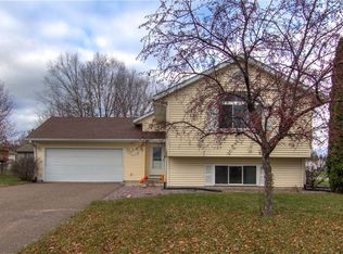 2902 W Hoyem Ln, Eau Claire, WI 54703