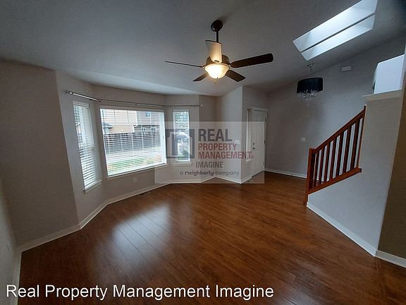 3rd image of 3018 31st Ln NE