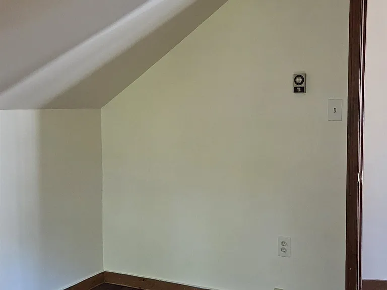 32 Court St #D — Photo 21