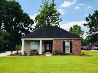 39471 Woodrun Cir, Gonzales, LA 70737