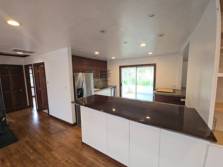 2204 F St — Photo 8