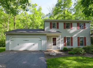 5221 Dogwood Dr, New Holland, PA 17557