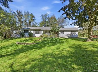 4238 Norton Rd, Howell, MI 48843
